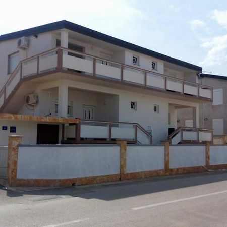 Apartmani Matovina Vir Exterior photo