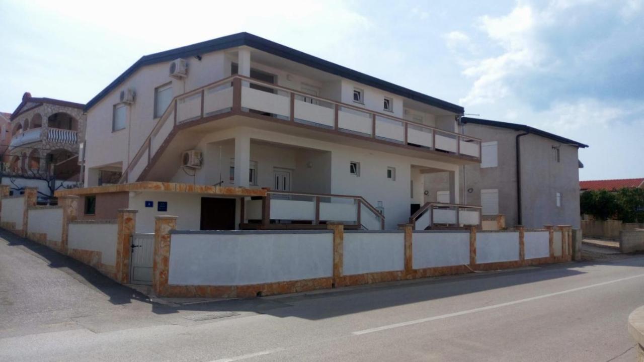 Apartmani Matovina Vir Exterior photo