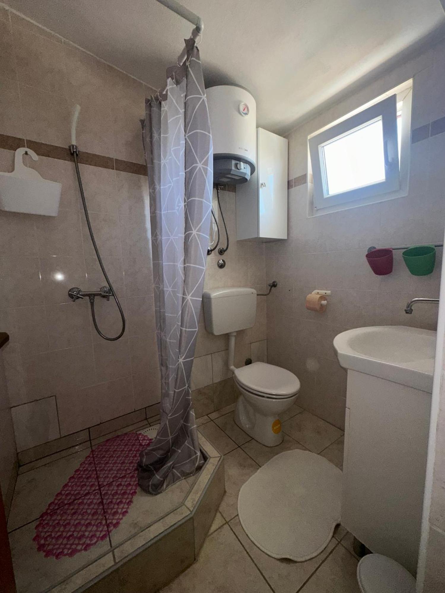 Apartmani Matovina Vir Exterior photo